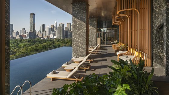 v-andaz-1